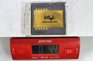 Intel Pentium Pro Sl247 Ceramic Processor,  Gold Cpu Chip Vintage Still In Socket