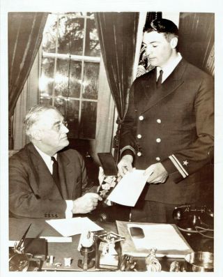 1942 Vintage Photo Admiral Callaghan Congressional Medal Of Honor From President