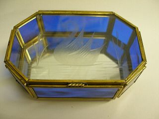 VINTAGE STAINED ART GLASS TRINKET BOX 8 SIDED COBALT BLUE ETCHED SWAN on LID 3