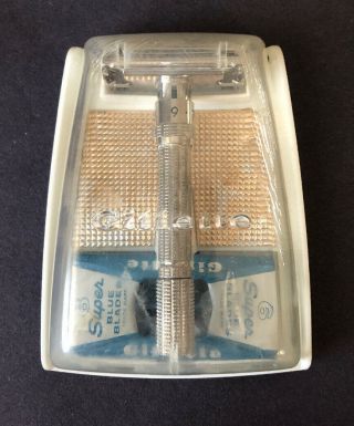Vintage Gillette “slim Adjustable” (i - 1) Case & Blade Dispenser