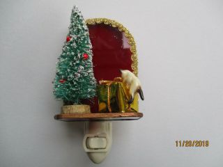 Vintage 1950s Christmas Scene Night Light - Kitten On A Gift / Christmas Tree