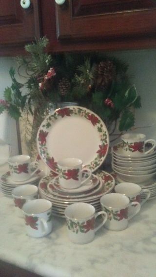 Gibson Poinsettia And Holly Christmas Dinnerware Service For 4 Vintage China