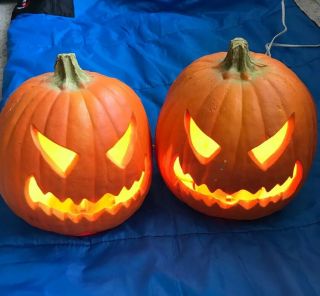 2 Vtg Trendmasters Pumpkin Halloween Light Up Foam Jack - O - Lantern Blow Mold 2
