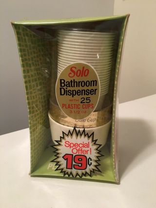 Vintage Solo Bathroom Dispenser W/plastic Cups 3.  5 Oz White P35a
