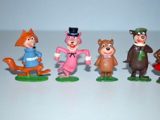 Vintage 1960s Marx Yogi Bear Jellystone Park Playset Plastic Figures 2