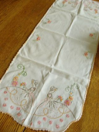 Vintage Southern Belle Embroidered and Crochet Dresser Scarf 3