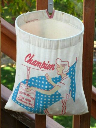 Vintage Champion Stay Open Clothes Pin Bag Clothesline Bag W/ Clothes Pins