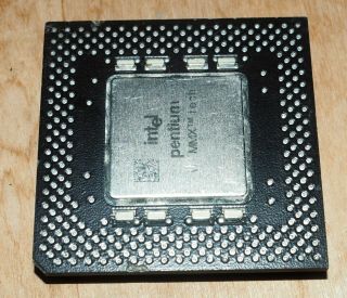 Intel Pentium Mmx Fv80503266 Sl2z4 1.  9v 266mhz Cpu (with Little Chipped On Left)