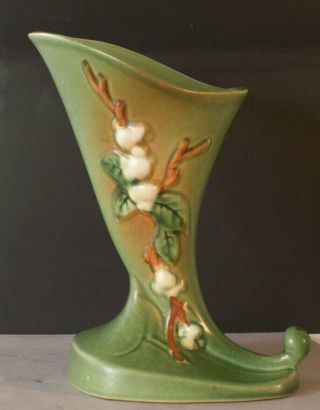 Vtg Roseville Snowberry Vase Christmas Snow Green Horn Of Plenty Cornucopia