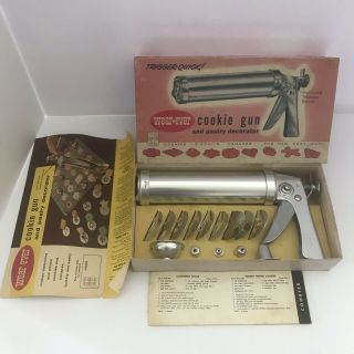 Vintage Trigger Quick Wear Ever Cookie Gun And Pastry Decorator 3365 Recipes
