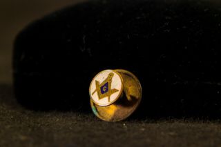 Vintage Masonic Tie Tac,  Inlaid Pearl,  Enamel Masonic Emblem