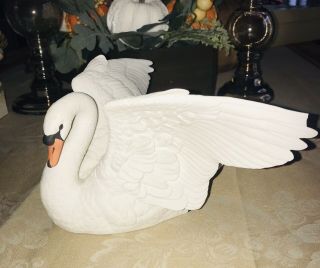 Vintage Lenox Fine Bone China Figurine - The Magestic Swan - Stunning Piece