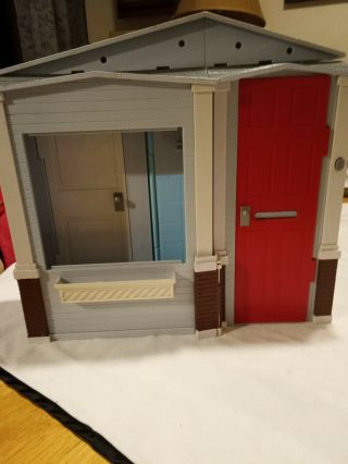 2005 Barbie Totally Real Folding Dollhouse With Sounds (work)