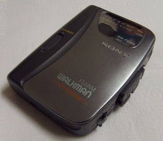 Vintage Sony Walkman Wm - Fx353 Portable Am/fm Radio Cassette Mega Bass 90 