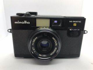 Vintage Minolta Hi Matic S Black 35mm Camera and Case 2