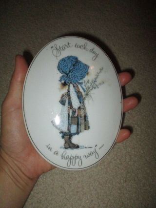 Vintage Holly Hobbie Porcelain Wall Hanging Plaque 6 X 4 1/2 Inch Oval