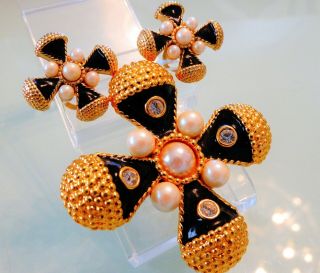 Vtg 80s Signed Gold Enamel Pearl Rich Jeweled Maltese Cross Brooch Earrings Set
