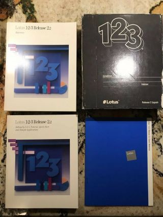 Vintage Lotus 1 - 2 - 3 Release 2.  2 Upgrade Computer Manuals Software 5.  25” Floppy