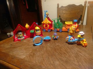 2001 Fisher Price Little People Big Top Circus Train_figures_motorized_vintage