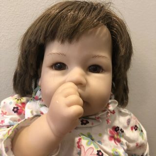 Vintage Lee Middleton 16” Baby Doll,  Brown Hair Thumbsucker 2002