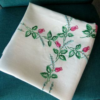 Vtg.  Linen Tablecloth Hand Embroidered Rose Design Scalloped Edge (41 X 41) Exvc