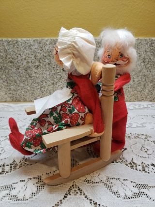 Vintage 1977 Annalee Doll Santa And Mrs.  Claus In A Rocking Chair 8 " X 7 " X4 "