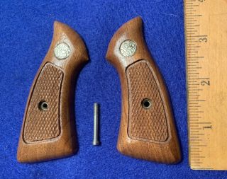 Vintage Smith & Wesson S&w K Frame Round Butt Wood Grips 10
