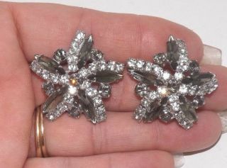 Vintage Gray and Clear Rhinestone Star Shaped Clip On Earrings 3
