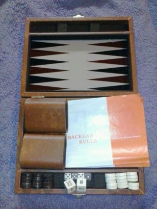 VINTAGE 1970 ' s? BACKGAMMON GAME IN FAUX LEATHER CASE RARE A GREAT BUY 2