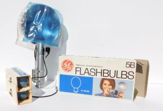 Vtg Minicam Synchron Flash Side Mount Hood Cover & Ge 5b Bulbs