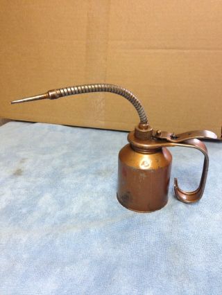 Vtg.  Eagle Hand Pump Oiler 6 Oz.  Gold - Copper Tone Can - 7 " Flex Spout