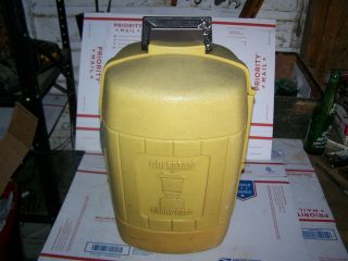 Vintage Coleman Lantern Clamshell Case For 220,  228,  Lanterns Case Is Dated 7 - 81