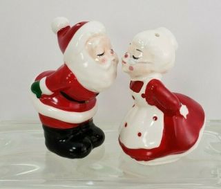 Vintage Lefton Salt And Pepper Shaker - Santa And Mrs.  Clause Kissing - 1984