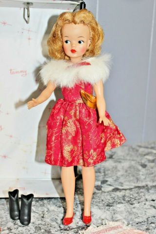 VINTAGE 1965 TAMMY DOLL WITH CASE & CLOTHES MINTY RARE FUR STOLE BS - 12 3 2