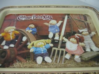Vtg 84 Cabbage Patch Kids Dolls on the Farm TV Metal Snack Dinner Tray Child ' s 2