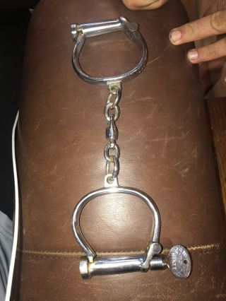 Antique Hiatt Darby Non - Adjustable Handcuffs Police Prison Restraints With Key