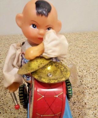 Vintage Wind Up Tin Toy Child Beating Drum (china) Ms 765