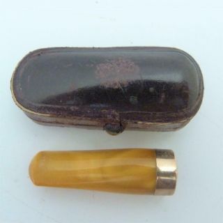 19th Century 9ct Gold And Butterscotch Amber Cheroot Holder With Case,  1851 - 1852
