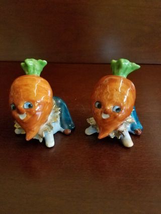 Vintage Salt And Pepper Shakers 1490 Anthropomorphic Crawling Carrots Full Body