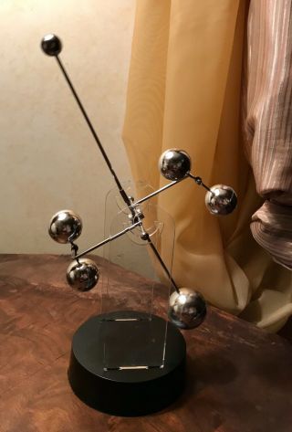 Vtg 1980s Perpetual Motion Swing Art Ball Chrome Balls Metal Desk Décor w/ Box 2