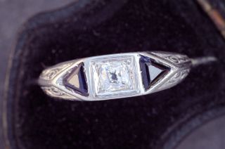 ANTIQUE ENGLISH ART DECO PLATINUM SAPPHIRE DIAMOND RING c1930 sz9 3