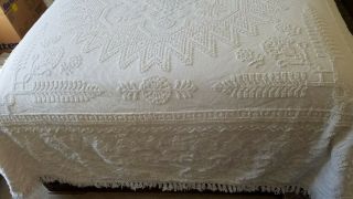 Vintage White Bedspread Medallion Pattern Chenille Style Farmhouse,  Shabby Decor