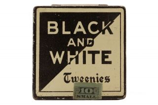 Rare 1926 " Black And White " Litho Flat Hinged 10 Cigar Tin,