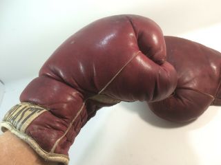 Vintage Everlast Boxing Gloves Great Man Cave Piece 3