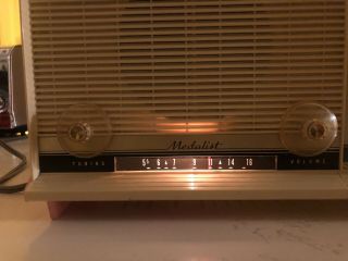 Vintage Pink Silvertone Clock Radio Antique Retro Light Up Kitsch 2