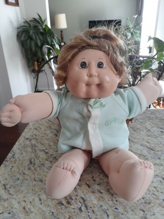 Pre - Owned Vintage Female Cabbage Patch Kids Doll - Xavier Roberts 1985/86.