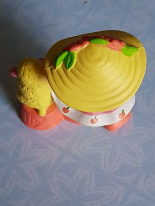 Vintage Strawberry shortcake Mini rare Peach blush with fan pvc miniature 3