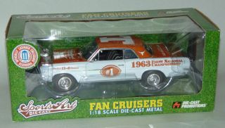 Fan Cruisers Boxed 1963 Pontiac Tempest Cotton Bowl Die Cast 1:18 Scale