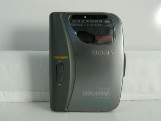 Sony Walkman Vintage Wm - Fx323 Am/fm Radio Cassette Player Auto Reverse Mega Bass