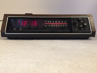 Vintage Ge 7 - 4670b Am/fm Alarm Clock Radio Great Retro
